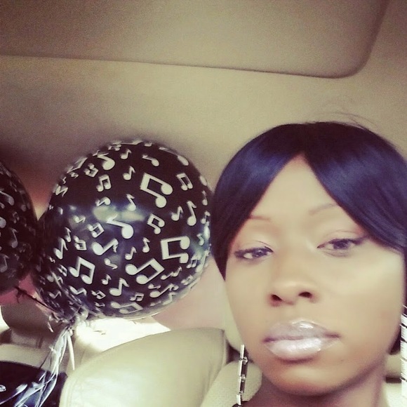 Meet your Posher, Kim - Picture 1 of 1